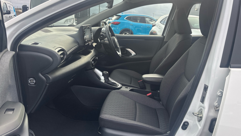 Toyota Yaris 1.5 Hybrid Icon 5dr CVT Hybrid Hatchback